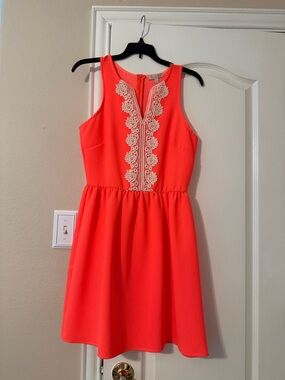 Coral Lace-Applique Sleeveless Dress - Size S